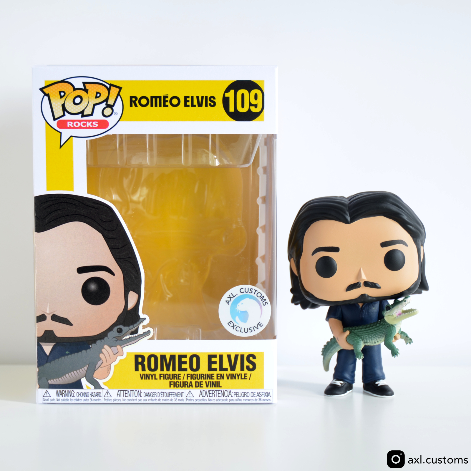 Front Shot Unboxed Roméo Elvis Custom Funko Pop