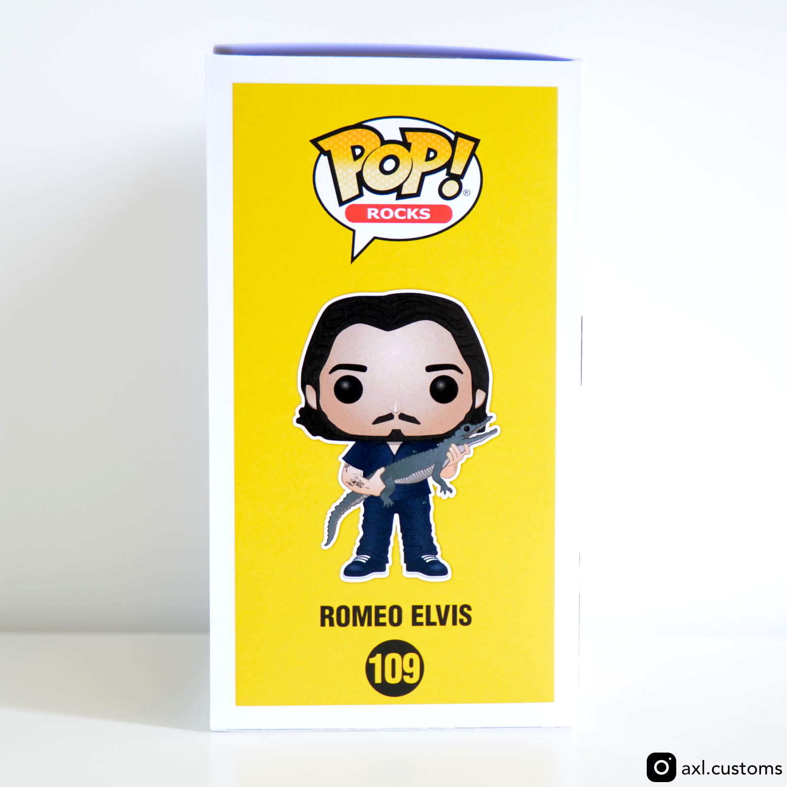 Side Shot Roméo Elvis Custom Funko Pop